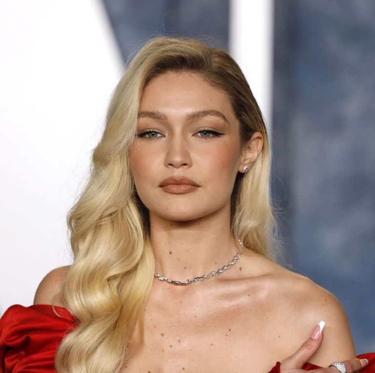¿Cómo difuminar el blush como en el maquillaje de Gigi Hadid?