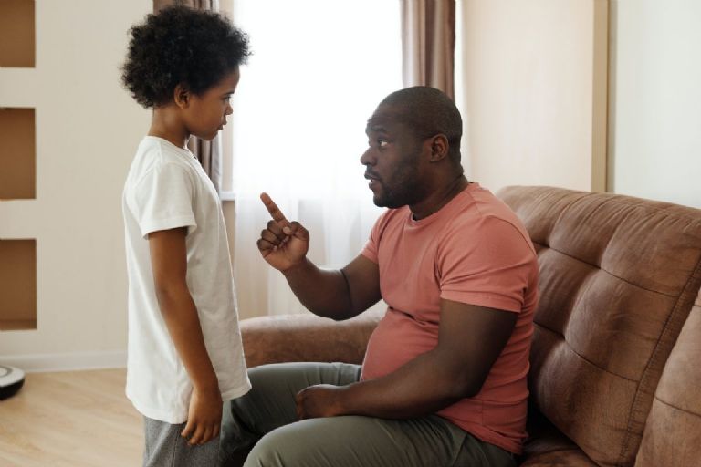 como puedes evitar que tu hijo te manipule