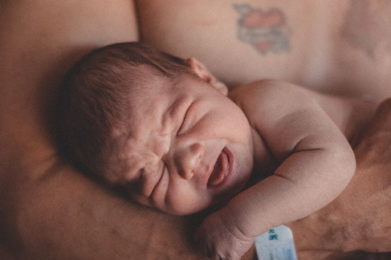 como ayudar a un bebe que se privo