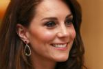 Así puedes combinar un abrigo azul entallado según Kate Middleton