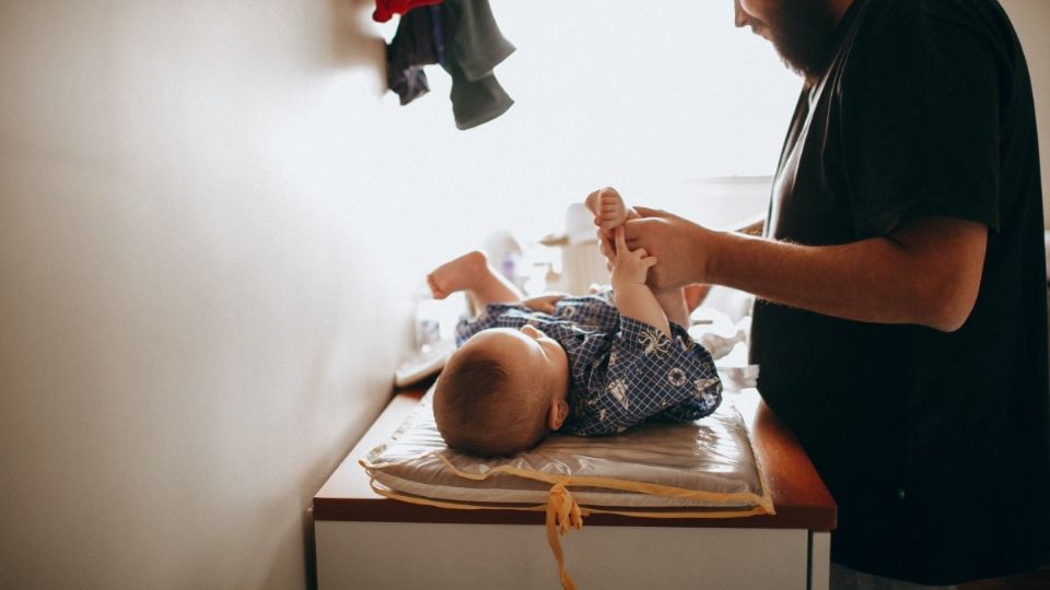 Razones para cambiarle el pañal a tu hijo antes de dormir