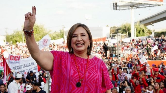 Xóchitl Gálvez demuestra cómo usar rosa y lucir elegante a los 60 años